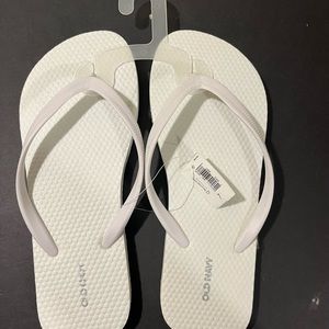 New Old  Navy Vintage Women’s Flip Flops - Sz 7
